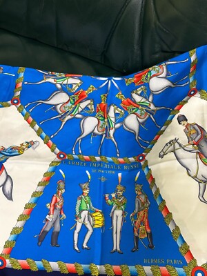 Hermès VINTAGE L'Armee Imperiale de russe OF 1816 a 1916 Carré 90
