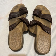 Bare Traps Womens Janae Leather Sandals 8M Brown Toe Loop Casual Comfort Shoes