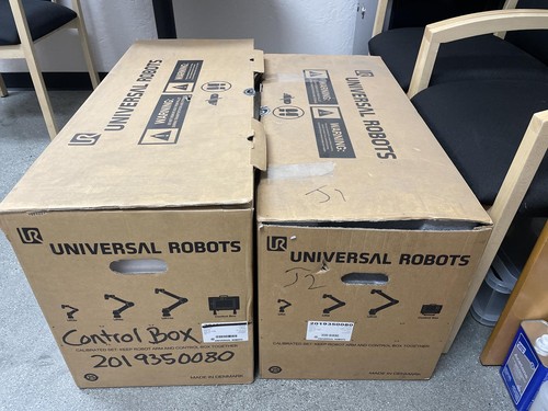 UNIVERSAL ROBOTS UR5 2019 ROBOT ARM W/ CONTROLLER & TEACH PENDANT, PLEASE READ