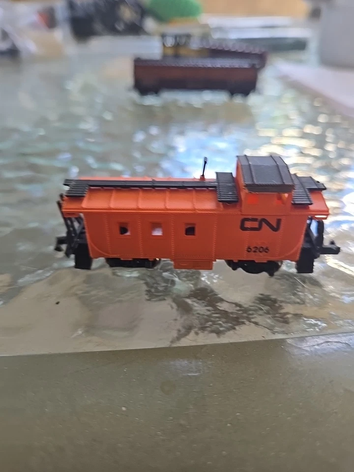 Tri-ang R115 CN HO / OO Gauge Caboose Orange CN 6206 Vintage  Hornby - Image 2 of 4