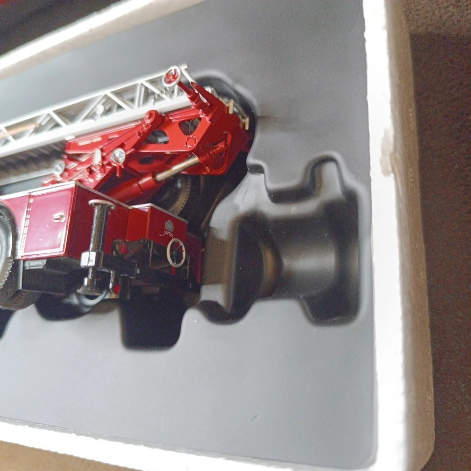 Minichamps Camion Pompier Magirus 6500 S 1954 1/43 manque la lance à incendie - Photo 3/3