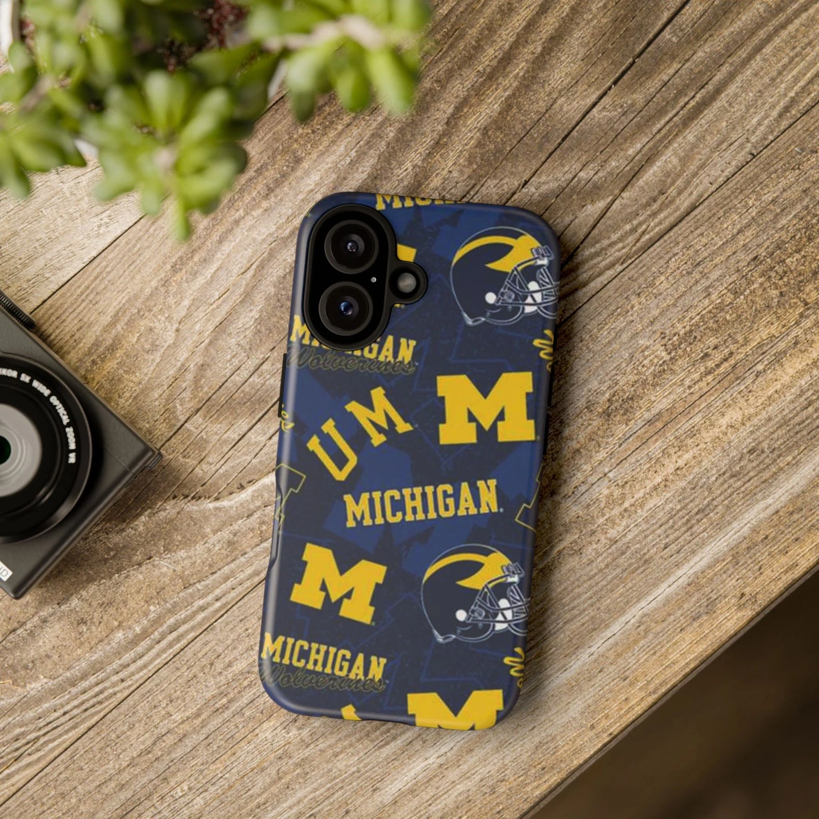 Michigan Wolverines Apple iPhone Cases