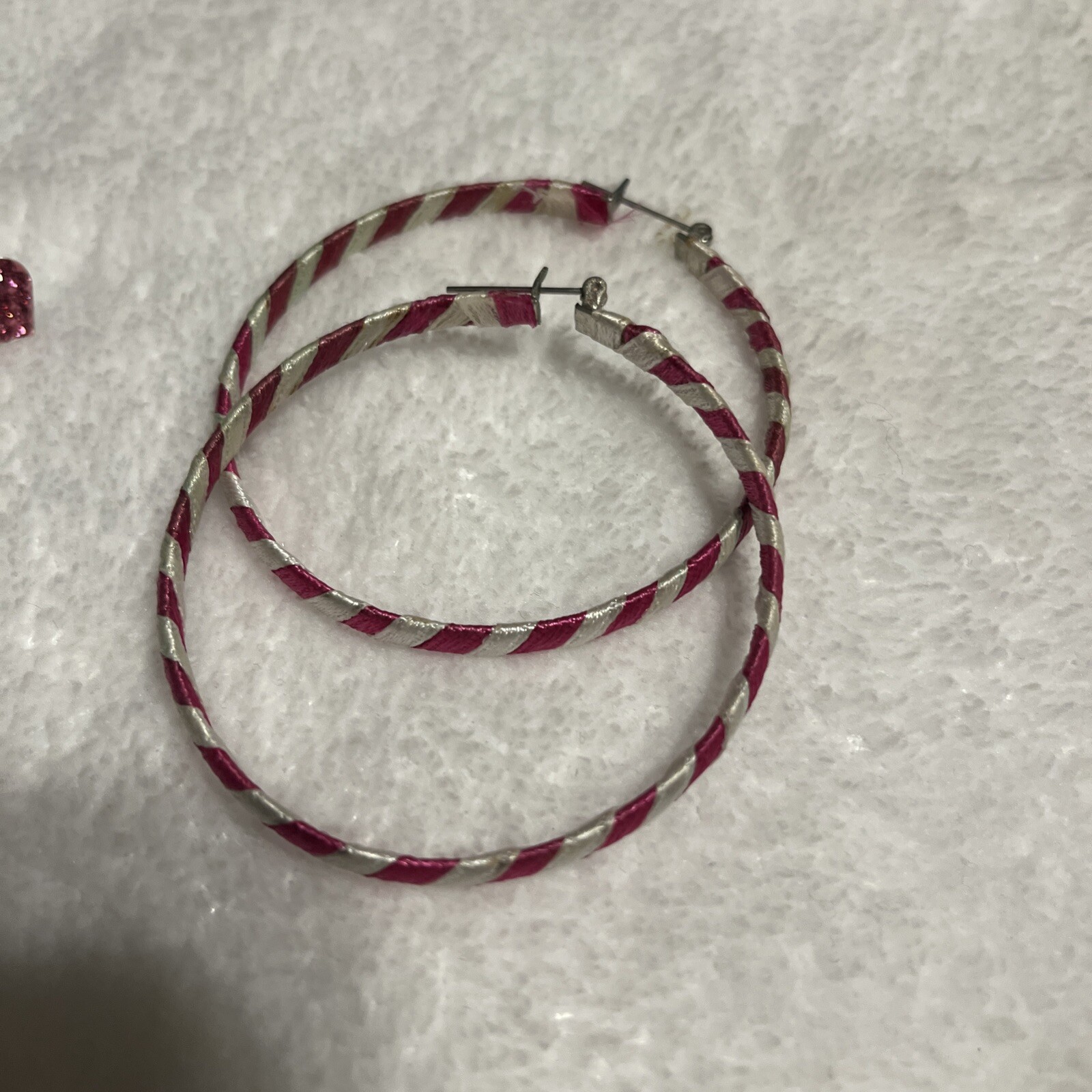 Trendy women's earrings for any occasion-image