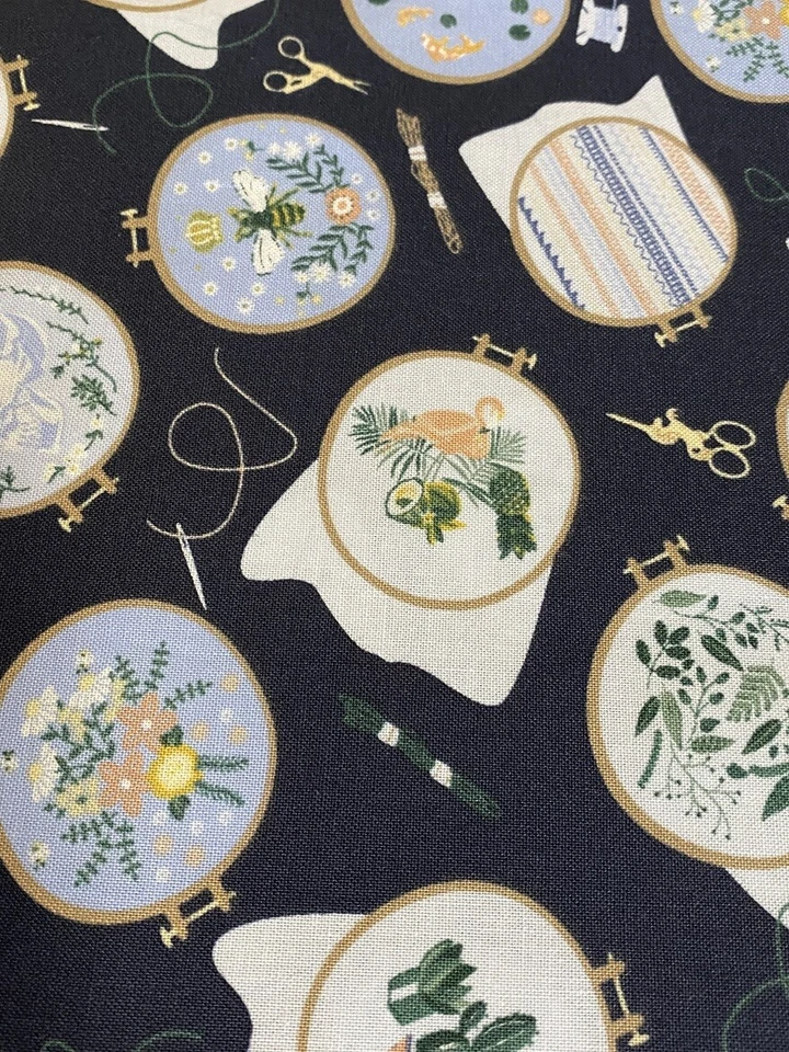 Divertidos aros bordados en tela de algodón azul marino por yarda edredón / coser 44" Dear Stella Foto 2 de 3