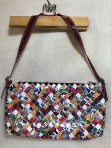 bolsa on hip