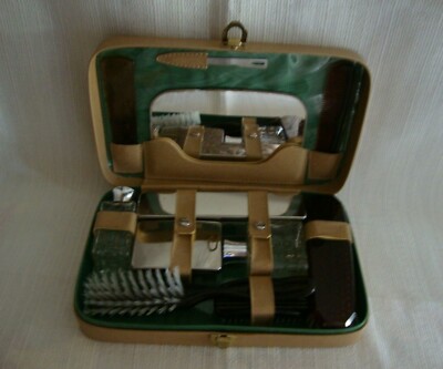 ANCIEN COFFRET VALISE NECESSAIRE DE TOILETTE VOYAGE ( cuire , cristal ANCIEN COFFRET VALISE NECESSAIRE DE TOILETTE VOYAGE ( cuire , cristal