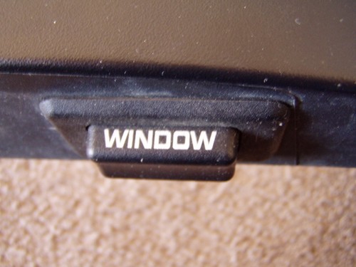 07 08 09 10 Jeep Grand Cherokee liftgate hatch handle license light 2007 2010 - Picture 3 of 5