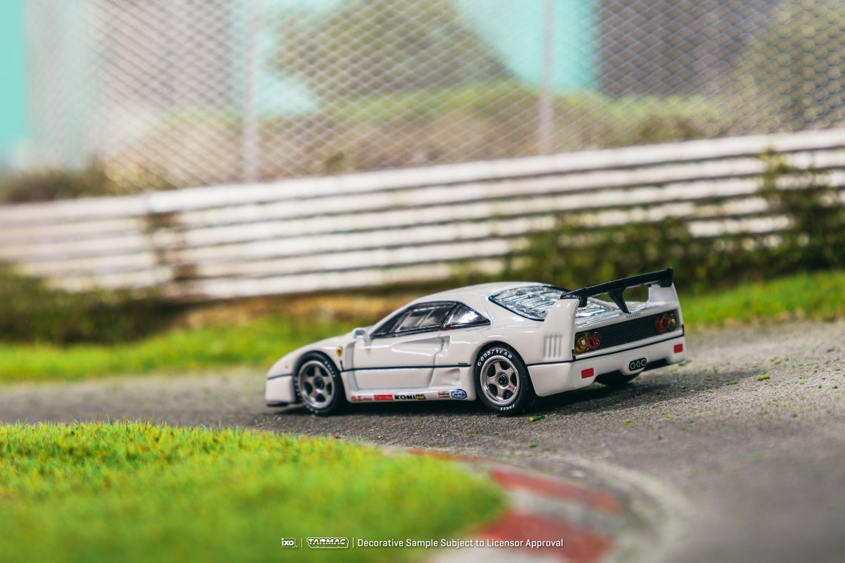 In Stock) Tarmac Works 1/64 Ferrari F40 Lightweight White Diecast