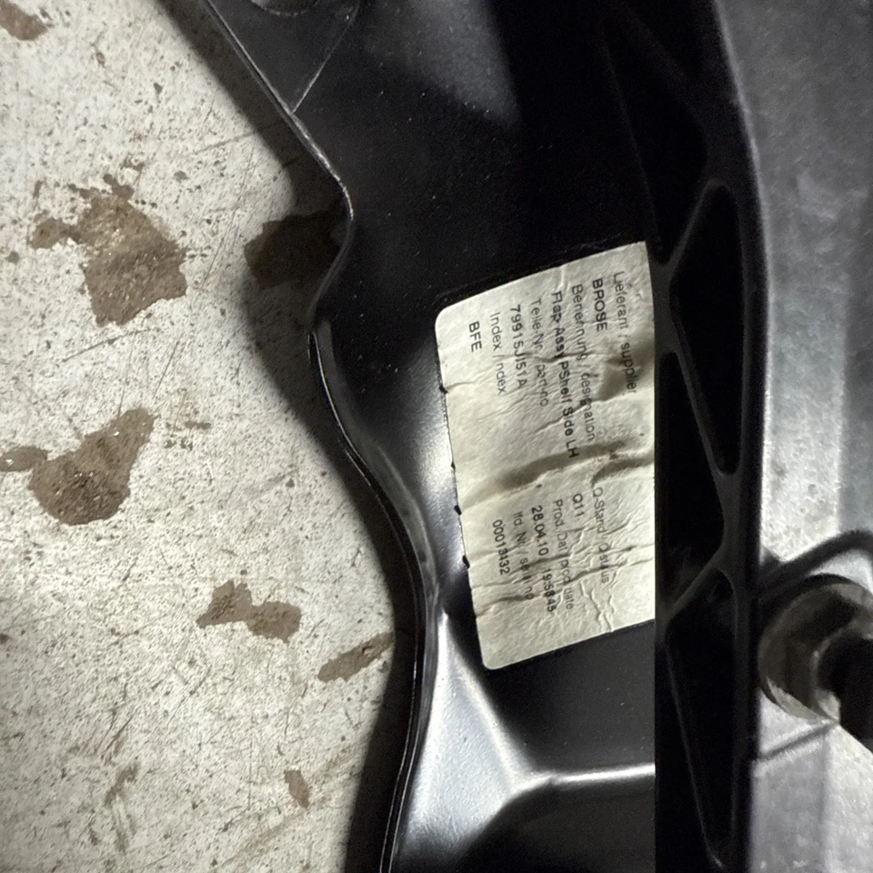 Infiniti G37 Q60 2009-2015 convertible lado del conductor paquete estante aleta ala Foto 3 de 4