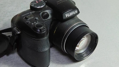 Fuji Fujifilm FinePix S1500 Body Digitalkamera 10 MP - 12x Zoom - Bild 1 von 4