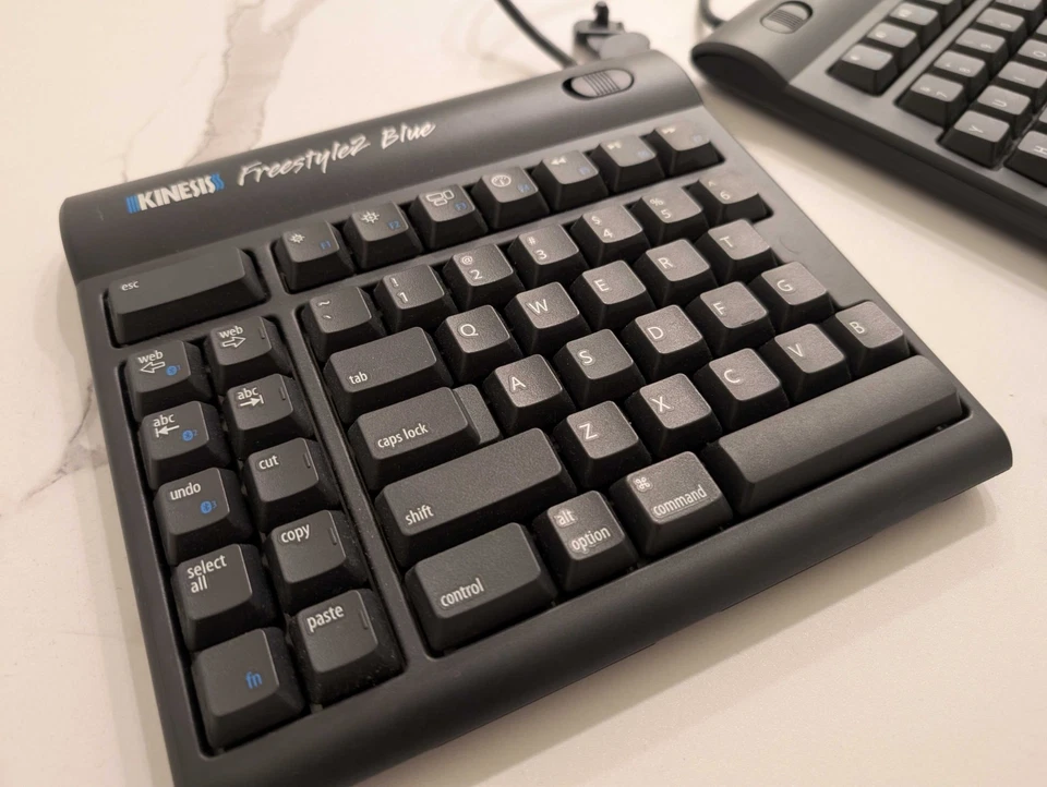 Teclado inalámbrico ergonómico azul Kinesis KB800MB-BT Freestyle2 para Mac Foto 3 de 4