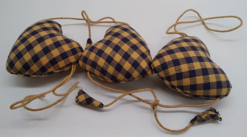 Lot of 5 packs of Sweet Heart Tartan Bunting by Woven Magic, 3 in each pack - Image 3 of 4