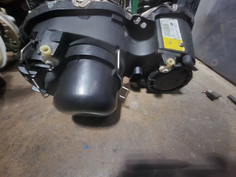 2001 03 2004 06 2007 2008 JAGUAR X-TYPE LEFT DRIVER HALOGEN HEADLIGHT - Image 3 of 3