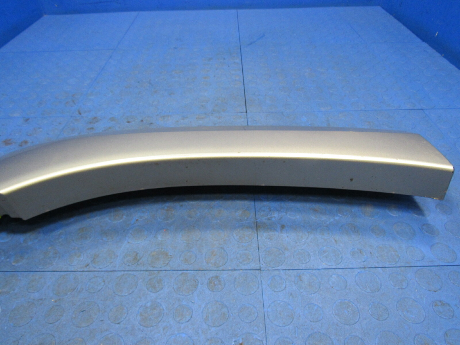 0309 Lexus GX470 Right RH Rear Passenger Fender Molding Flare Dorado