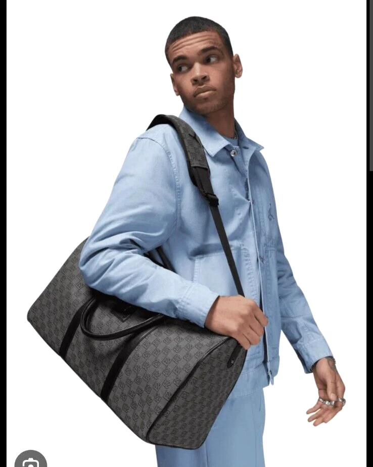 Bolso de Lona Nike Air Jordan Monograma 25L Nuevo con Etiquetas Bolso de Gimnasio de Fin de Semana Foto 3 de 4