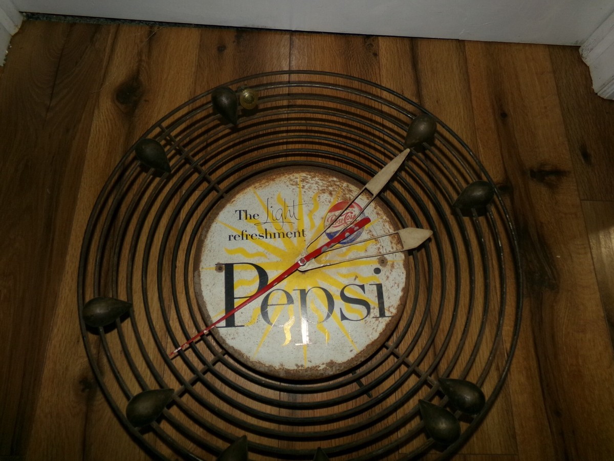 PARTS* VTG Pepsi The Light Refreshment Clock Holzer Display Tear