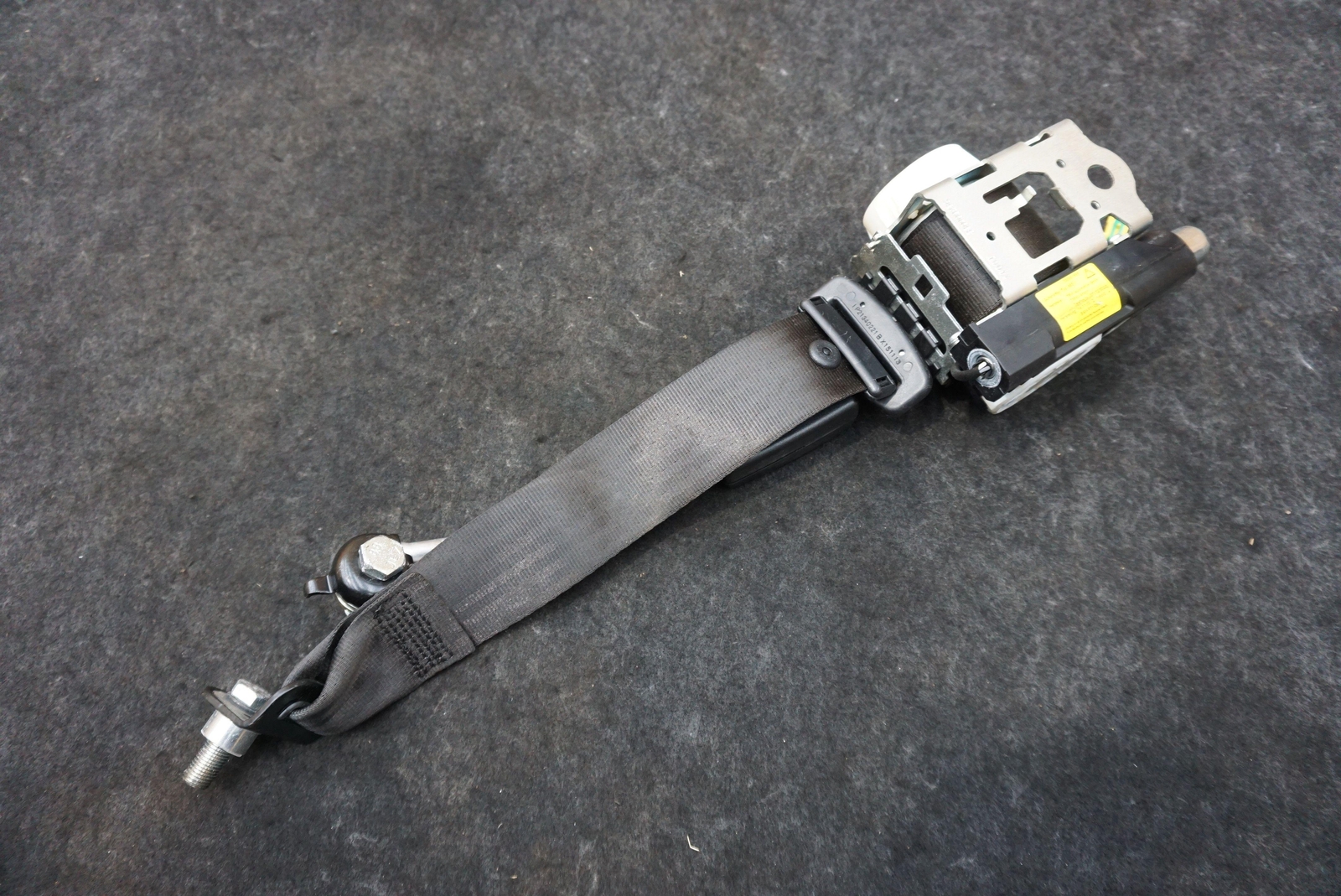 Rear Left Driver Side Seat Belt Assembly 34040997 Maserati Granturismo 2008-19
