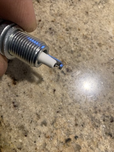 NEW CHAMPION QC12PEPB 7953 OUTBOARD MARINE SPARK PLUG - Picture 4 of 4
