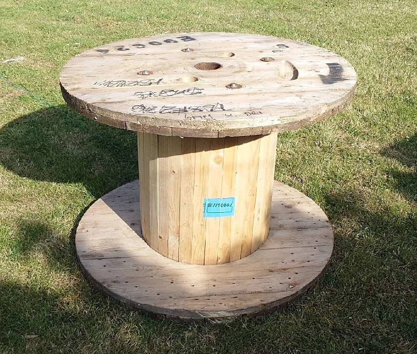 Wooden on sale reel table