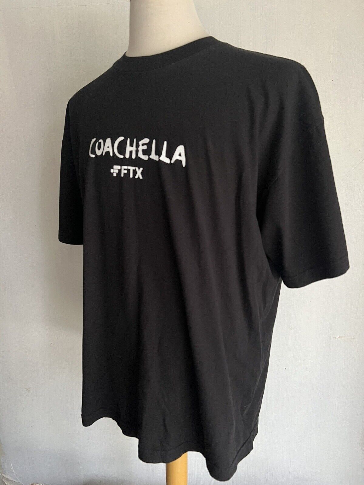 COACHELLA MUSIC FESTIVAL x FTX (2022) Official Sam Bankman-Fried T-Shirt Sz L/XL