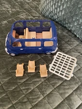 CALICO CRITTERS Epoch Sylvanian Navy Blue Family Van 7 Seater 5274 Car Seats