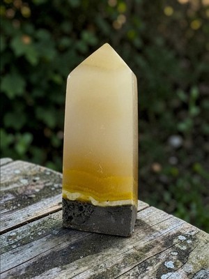 Gelber Calcit Turm 6 cm | kleine Solar Plexus Kristallspitze | gebändert creme &