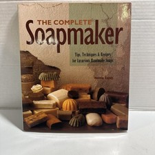 The Complete Soapmaker : Tips, Techniques and Recipes for Luxurious HandmadeHCDJ
