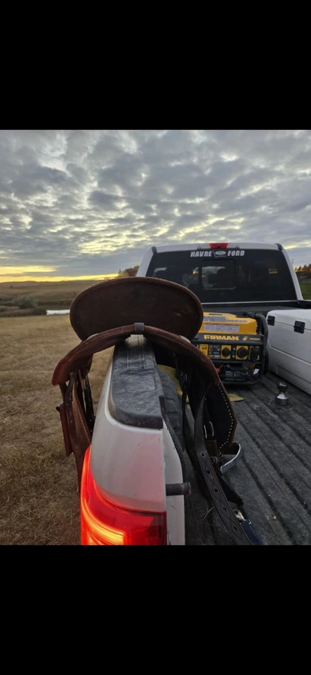 Sillín de barril ligero Silva de 14,5 pulgadas. Súper cómodo, monta muy bien. Foto 3 de 4