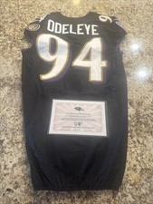 Camiseta Baltimore Ravens Odeleye, edición del juego/usada 2023/40 con dobladillo de jugador Coa