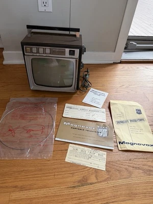 Vtg Tv Television Magnavox Space Age 1970s 1960s Movie Gaming Prop Retro - Image 1 of 4
