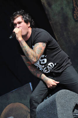 Jordan Pundik of American pop-punk band New Found Glory live on st - Old Photo 2