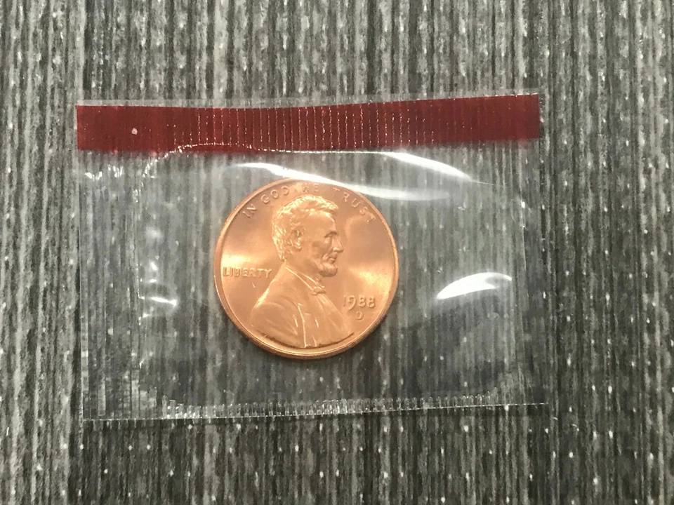 1988 P D S Lincoln Cent iN MINT CELLO & Proof (3 coin set) - Image 4 of 4