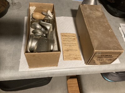 Vintage Universal Manual Meat Food Chopper Grinder with Box Model #1551 Climax