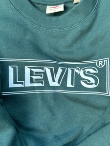 juniors womens Levi's sweatshirt Medium green