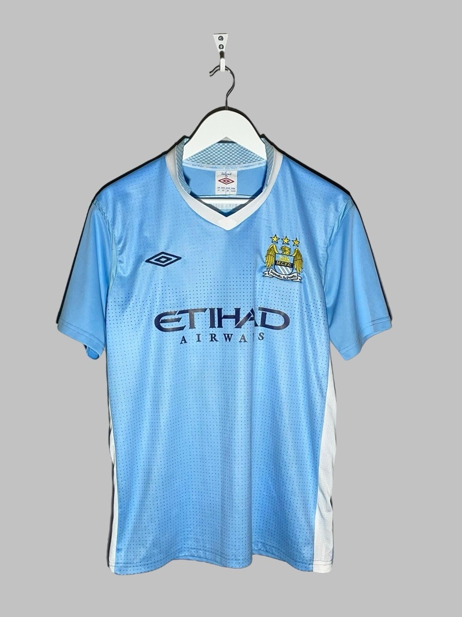 16 Kun Aguero Manchester City Umbro 2011/12 Football Shirt