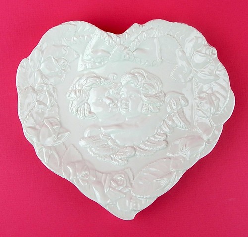 TAKE YOUR PICK! 8 1/2" Italian Cherubs & Flowers Heart Plates, MINT & NEAR MINT! - Picture 2 of 7
