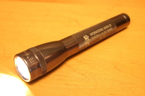 Vintage 1990's Mini Maglite AA Gray Promotional Flashlight, Good Working Cond.