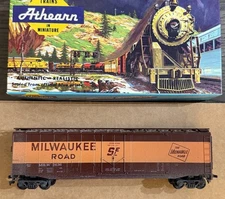 HO Scale Athearn 50’ Boxcar. Milwaukee #2636