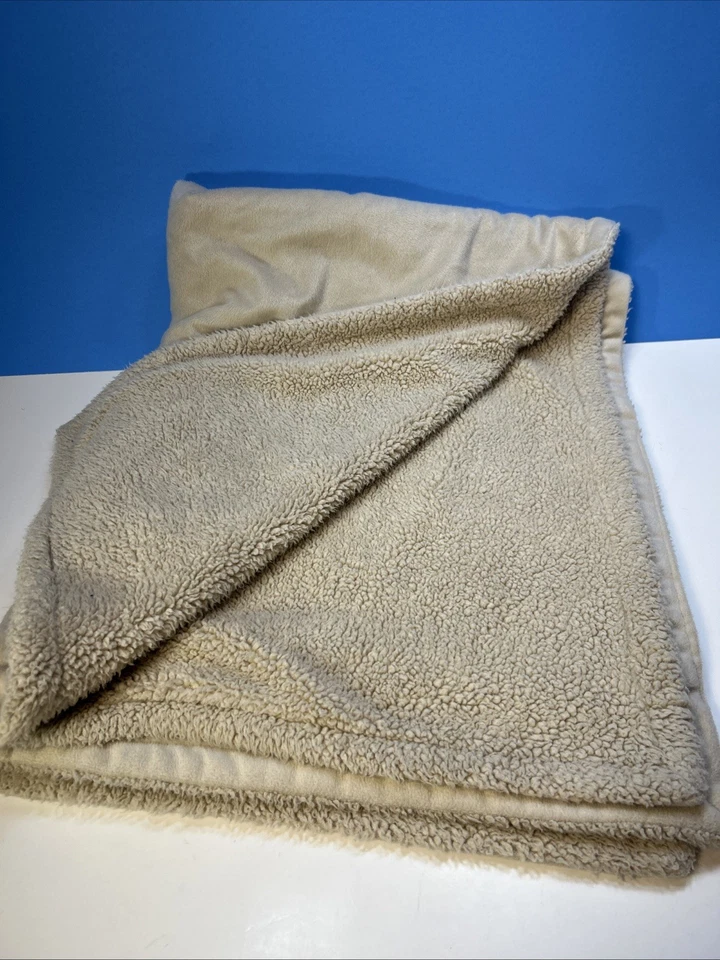 Одеяло детское Winnie the Pooh серое желтовато-коричневое круглое шерпа мягкое 30 дюймов x 40 - Изображение 2 из 4