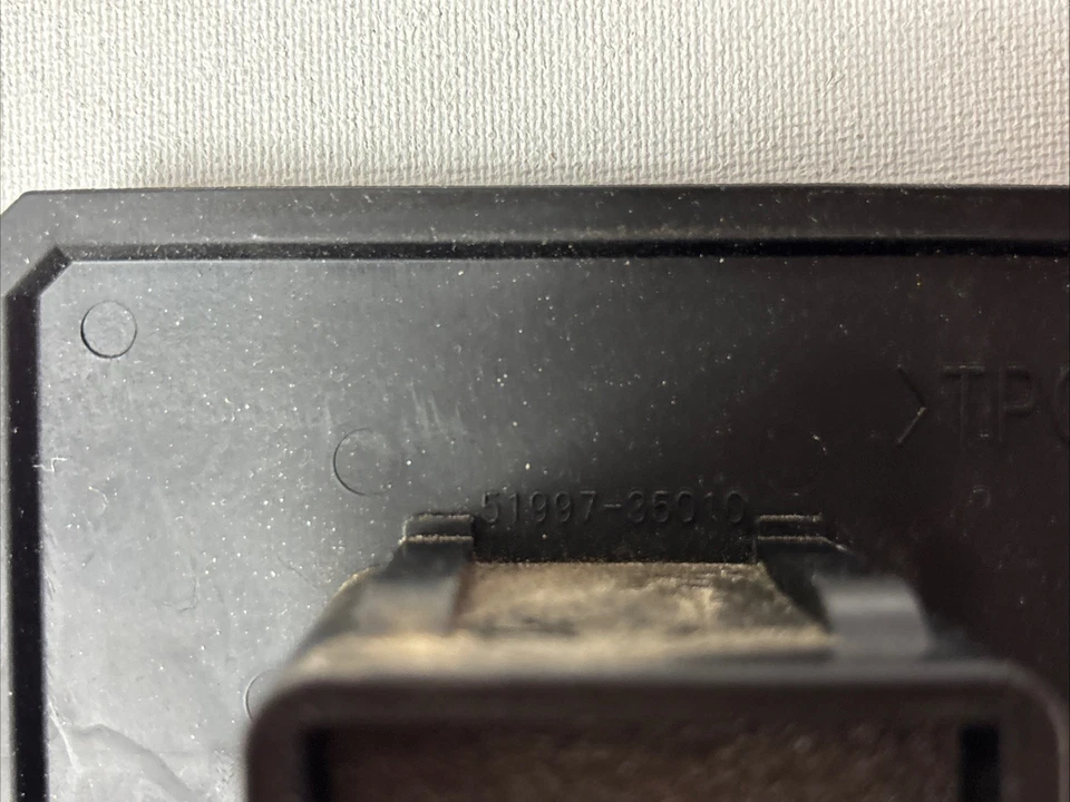 25-26 TOYOTA 4RUNNER 2 PULGADAS ENGANCHE DE REMOLQUE RECEPTOR TUBO ENCHUFE OEM Foto 3 de 3