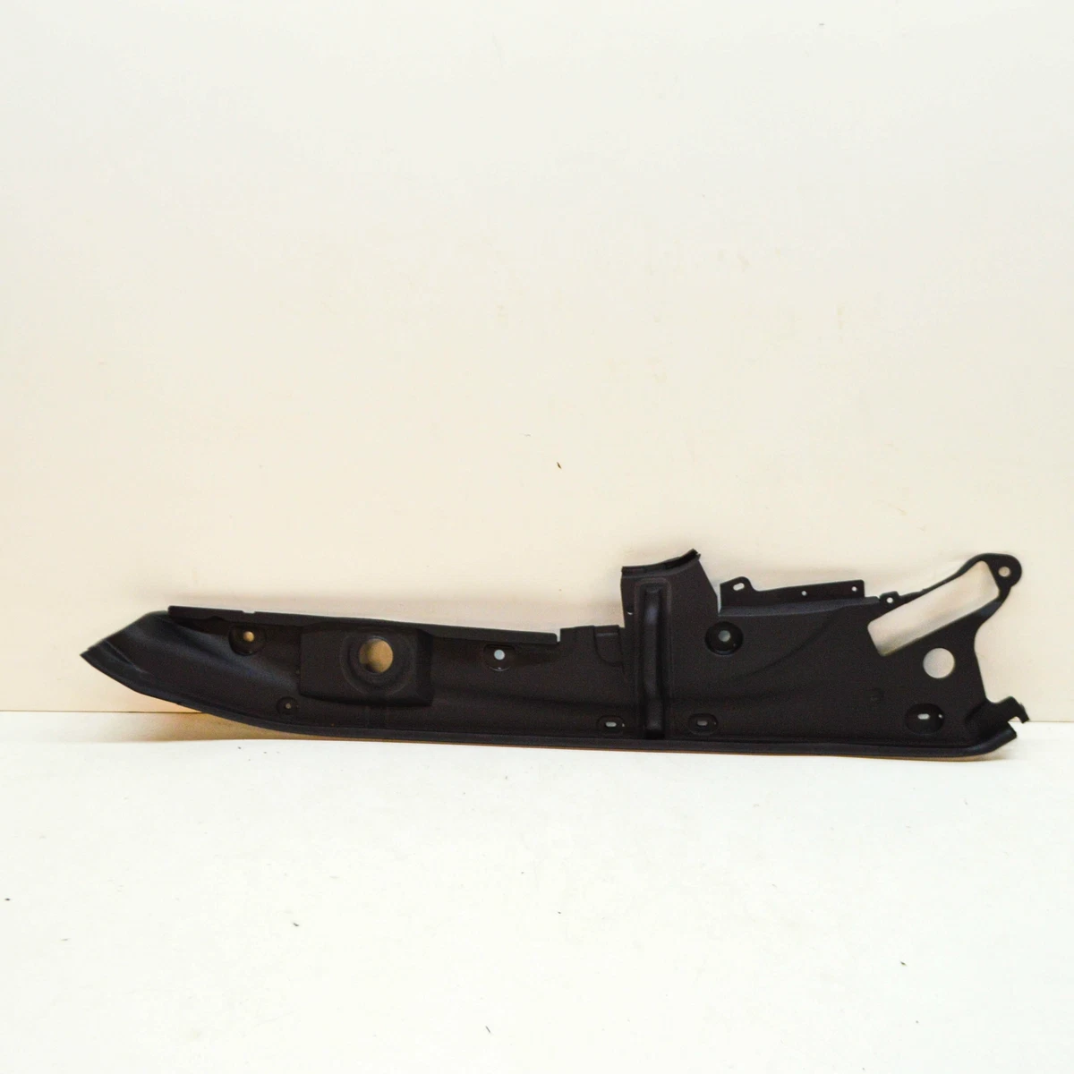 BMW 7 G11 G12 Front Bonnet Hood Right Side Sealing 51767475290 NEW  