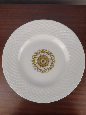 Vintage Enoch Wedgwood England Gold Medallion Pattern Plate | eBay