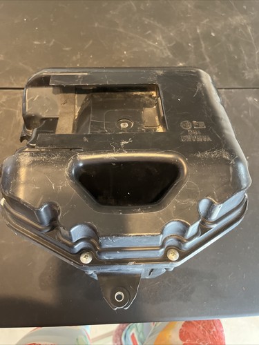 2014-2016 14 15 16 Yamaha FZ09 OEM Air Filter Cleaner Intake Box - Picture 9 of 9