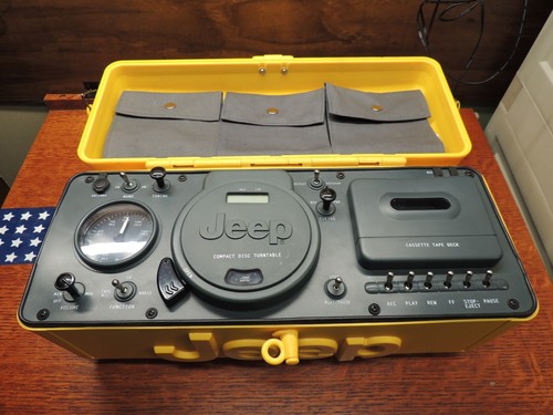 ESTATE JEEP CD/TAPE/AM-FM AS PICTURE