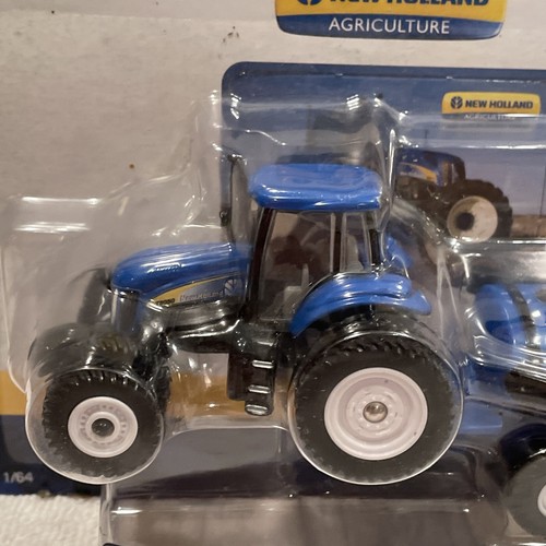 ERTL New Holland T8050 Tractor W/ Sprayer 1/64 #13782 - Picture 2 of 5