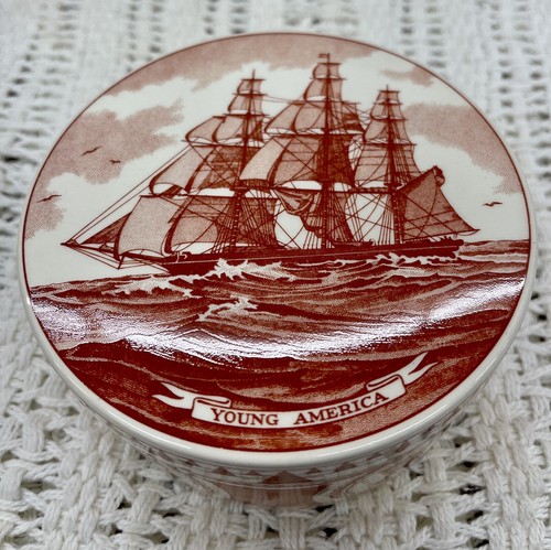 Wedgwood Young America Clipper Ship Staffordshire Round Table Box Nautical NIB