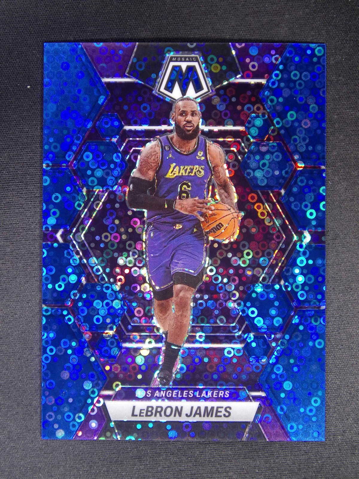 2022-23 Panini Mosaic LeBron James #98 Fast Break Blue /85