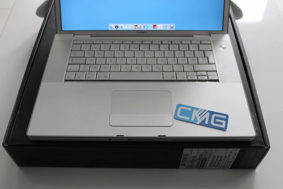 Apple MacBook Pro 15,4" 2.16GHz Core 2 DUO 1GB RAM 120GB HDD A1211 VINTAGE 2005 - Bild 4 von 4