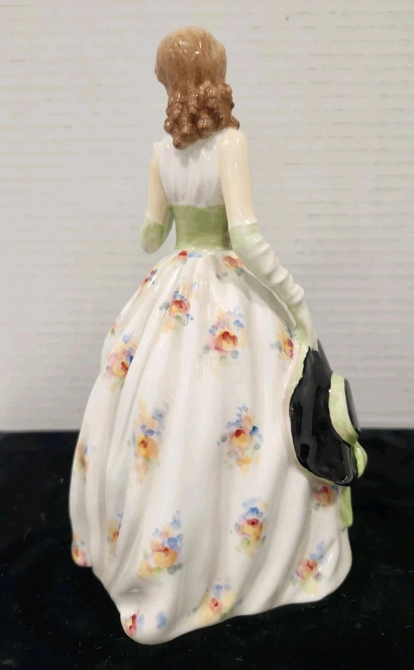 Royal Doulton "Carolyn" Retired Figurine~HN2112~1952~~Excellent Condition - Image 3 of 4