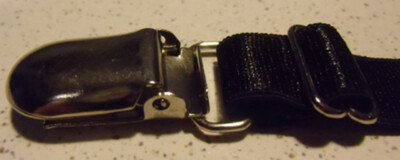 Jarretelle clip détachable noire en métal